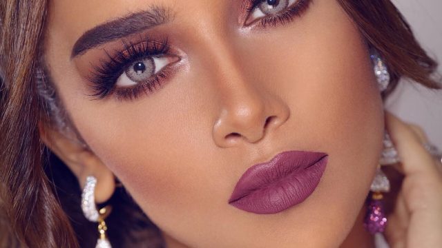 بلقيس فتحي بمكياج أرجواني من هميز بنجابي