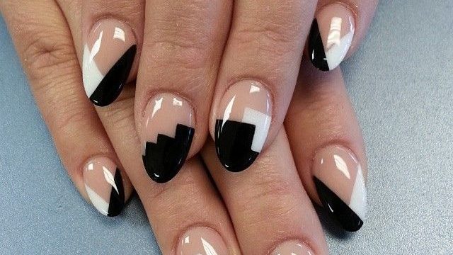 طلاء اظافر nail art باللون الابيض والاسود لعيد الحب 2015