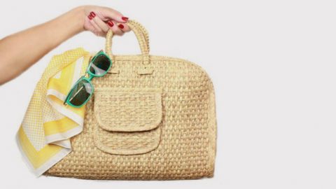 اختارى حقيبة الشاطئ لعطلتك القادمة