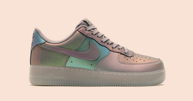 حذاء نايك الجديد بظلال سحرية لجميع إطلالات الصيف !