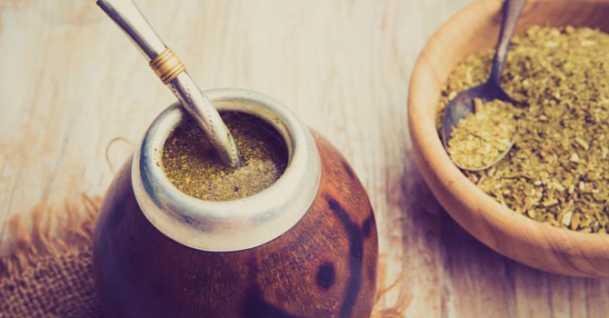 شاي برازيلي يعالج مشاكل شعرك وبشرتك نهائيًا