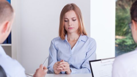 4 خدع تُخفي نقاط ضعفك أثناء مقابلة العمل