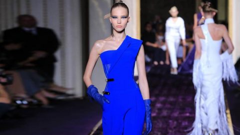 الأفارول يتألق فى مجموعة فيرساتشي خريف وشتاء 2014 2015 (أزياء راقية)