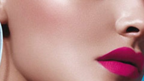 اي لاينر اسود مع اخضر واحمر شفاه وردي 2015