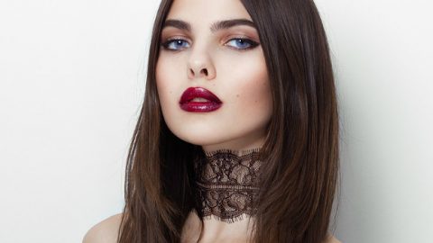 هكذا تخفين الهالات السوداء لمكياج رأس السنة المثالي