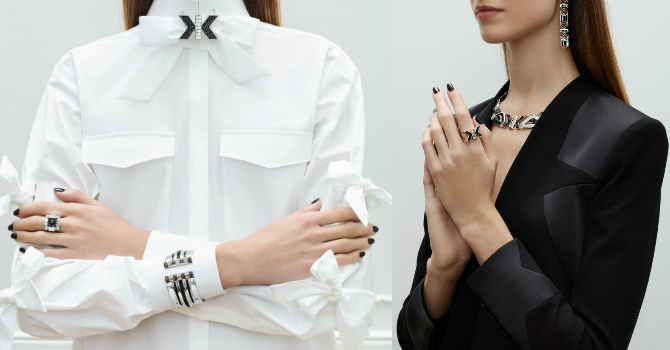 كارل لاغرفيلد يترجم شغفه بالآرت ديكو إلى قطع مجوهرات