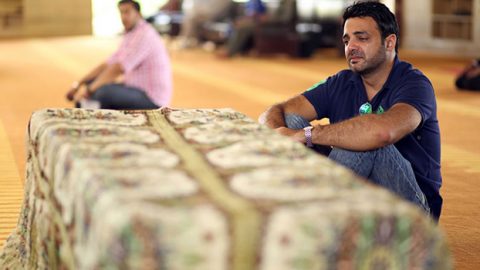 تصرفات الفنانين الصادمة في عزاء ميرنا المهندس
