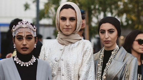 الحجاب يسيطر على موضة شارع فاشن فورورد دبي