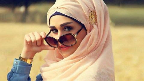طريقة جديدة لارتداء الحجاب مع النظارة