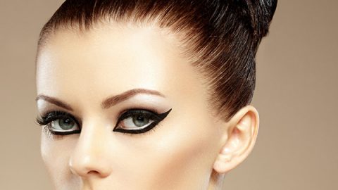 مكياج عيون القطة بالكحل العربي مع احمر شفاه نيود 2015