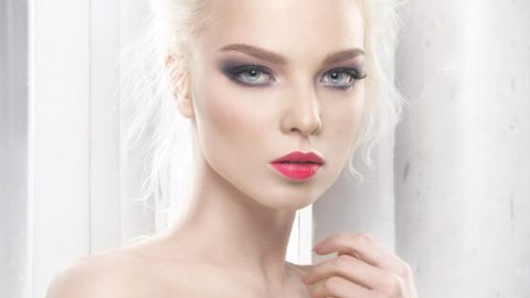 مكياج عيون دخاني داكن مع أحمر شفاه فوشيا من فادي قطايا لعروس 2015
