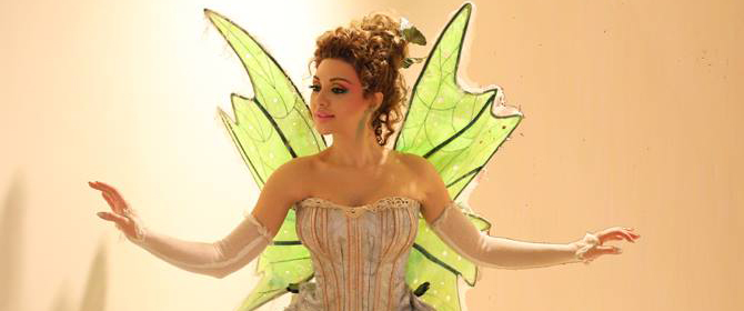 ميريام فارس جنية في عرض Peter Pan بدبي