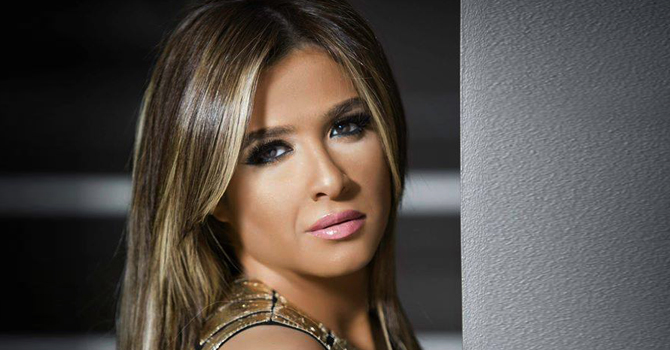 ياسمين عبد العزيز تتنازل عن قضيتها ضد ابنة هشام سليم