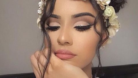 تسريحة شعر مزينة بتاج من الورود 2016