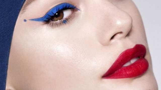 اي لاينر أزرق مع احمر شفاه احمر 2015