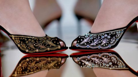 أحذية كريستان لوبوتان تمنحكِ فخامة القرن الثامن عشر