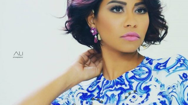 شيرين عبد الوهاب بتسريحة البوب القصير وصبغة ارجوانية