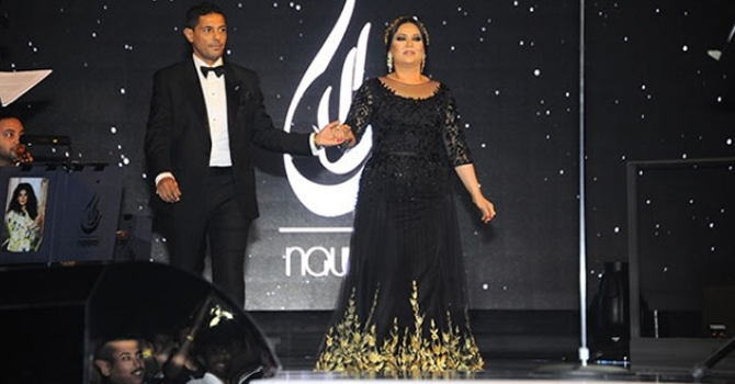 زوج نوال الكويتية يعزف بجوارها على المسرح .. وإليسا تُفسد الأمر؟