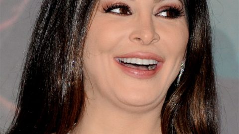 إليسا أسعد الفنانات والنجاح حليفها في الـ 2012