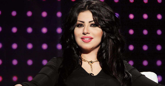 حليمة بولند تُقاوم المرض بدعوات جمهورها
