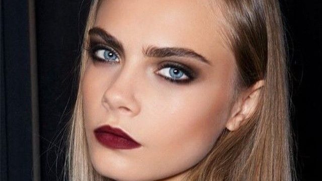 أحمر شفاه أحمر داكن 2014