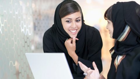 فتاة سعودية ترفض خطابها بسبب تويتر