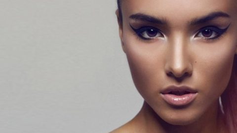 5 أسباب تُفشل رسمة عينيكِ بالأي لاينر