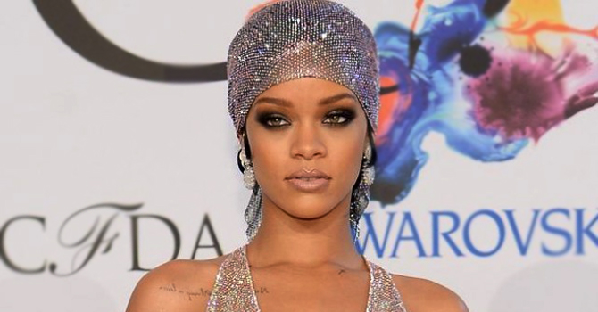 ريهانا أيقونة الموضة بحفل CFDA 2014