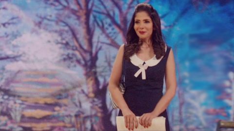 مني زكي تتألق بإطلالات الريترو في أفراح القبة