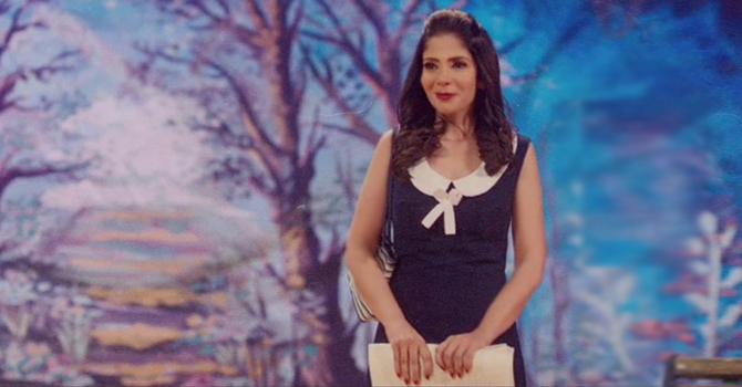 مني زكي تتألق بإطلالات الريترو في أفراح القبة