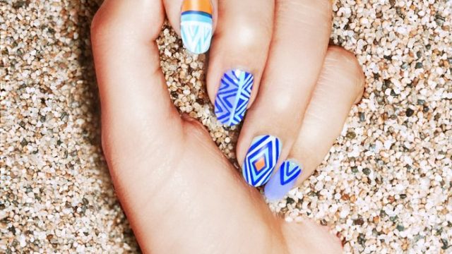 موضة nail art بالوان زاهية صيف 2015