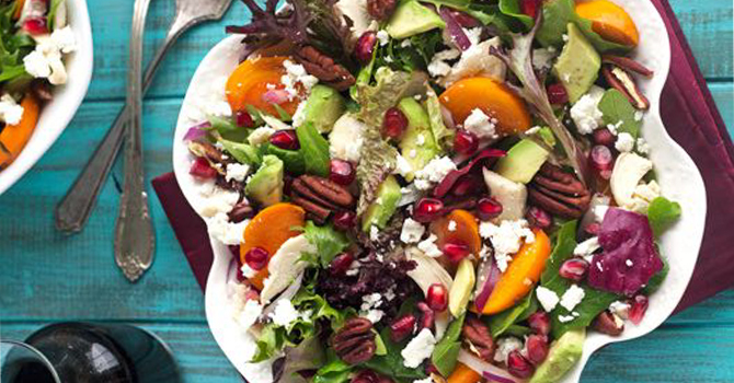 4 طرق جديدة لتناول سلطة مليئة بالبروتين