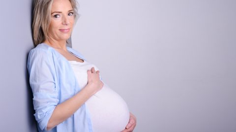 دراسة علمية: الآن ستصبحين أمًا في سن اليأس