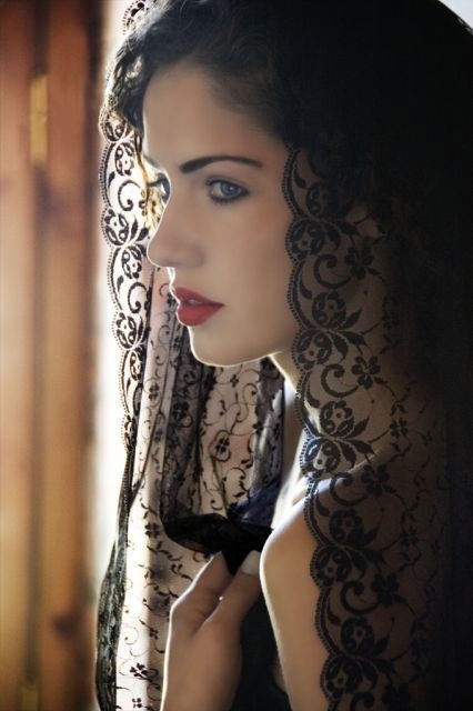 أحمر شفاه أحمر 2014