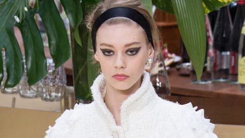 المكياج الدخاني يسيطر على عرض شانيل خريف 2016