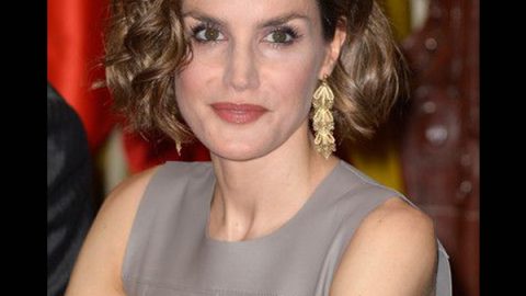 الأميرة letizia بتسريحة شعر البوب القصير المموج