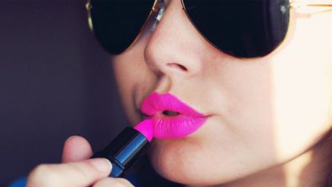 ماهى درجات أحمر الشفاه المناسبة للصيف؟