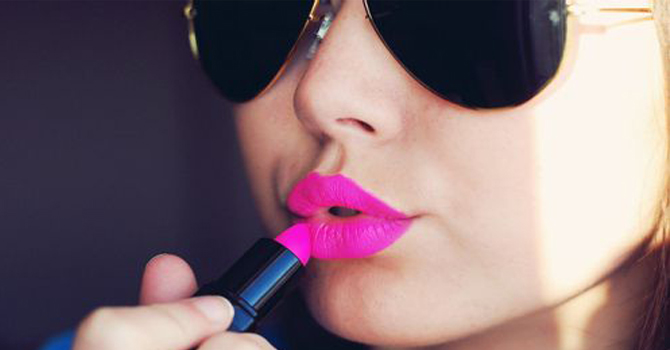 ماهى درجات أحمر الشفاه المناسبة للصيف؟