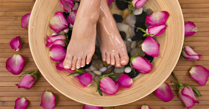 5 خطوات لتمهيد قدميكِ لإستقبال الشتاء