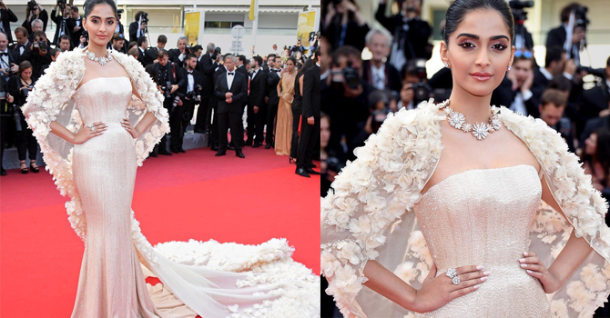 إطلالة سونام كابور الملكية تتوجها الزهور كان 2016