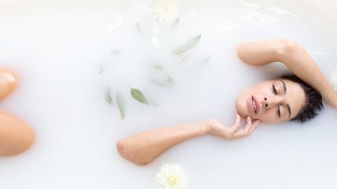 وصفات استحمام تمنحكِ الاسترخاء في الشتاء