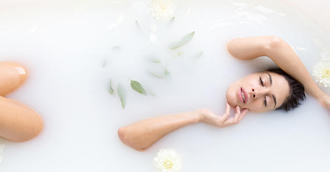 وصفات استحمام تمنحكِ الاسترخاء في الشتاء