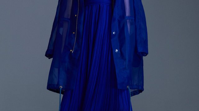 فستان أزرق شيفون من Emanuel Ungaro ريزورت 2017