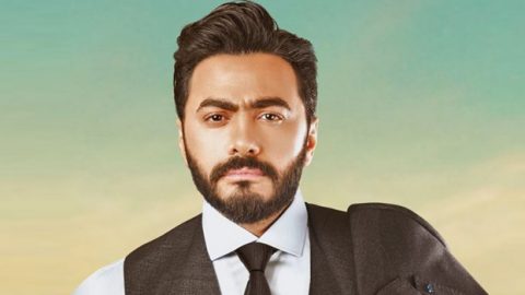 تامر حسني أول فنان عربي يحصل على بصمة الأيدي والأرجل في هوليوود