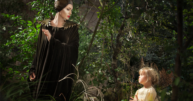 أنجلينا جولي وإبنتها في فيلم واحد