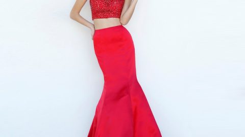 فستان كروب توب أحمر مطرز من Sherri hill شتاء 2015
