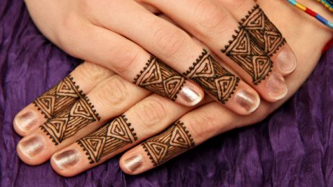 نقوش الحناء بديلاً للإكسسوارات في عيد الأضحى
