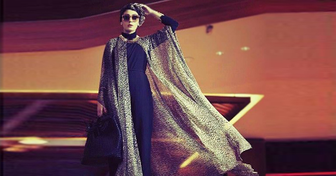 طلتك بالعباءة من وحى أبرز الفاشينيستا العرب