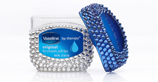 الفازلين يعود إليكِ باستخدامات حديثة تعزز جمالكِ