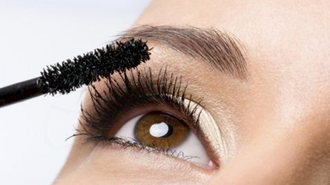 خدعة منزلية للحصول على رموش إصطناعية